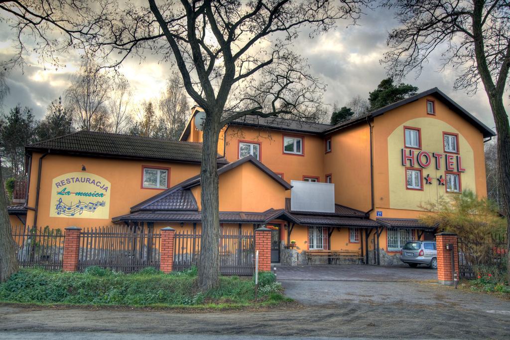 Hotel La-Musica Piaseczno  Eksteriør bilde
